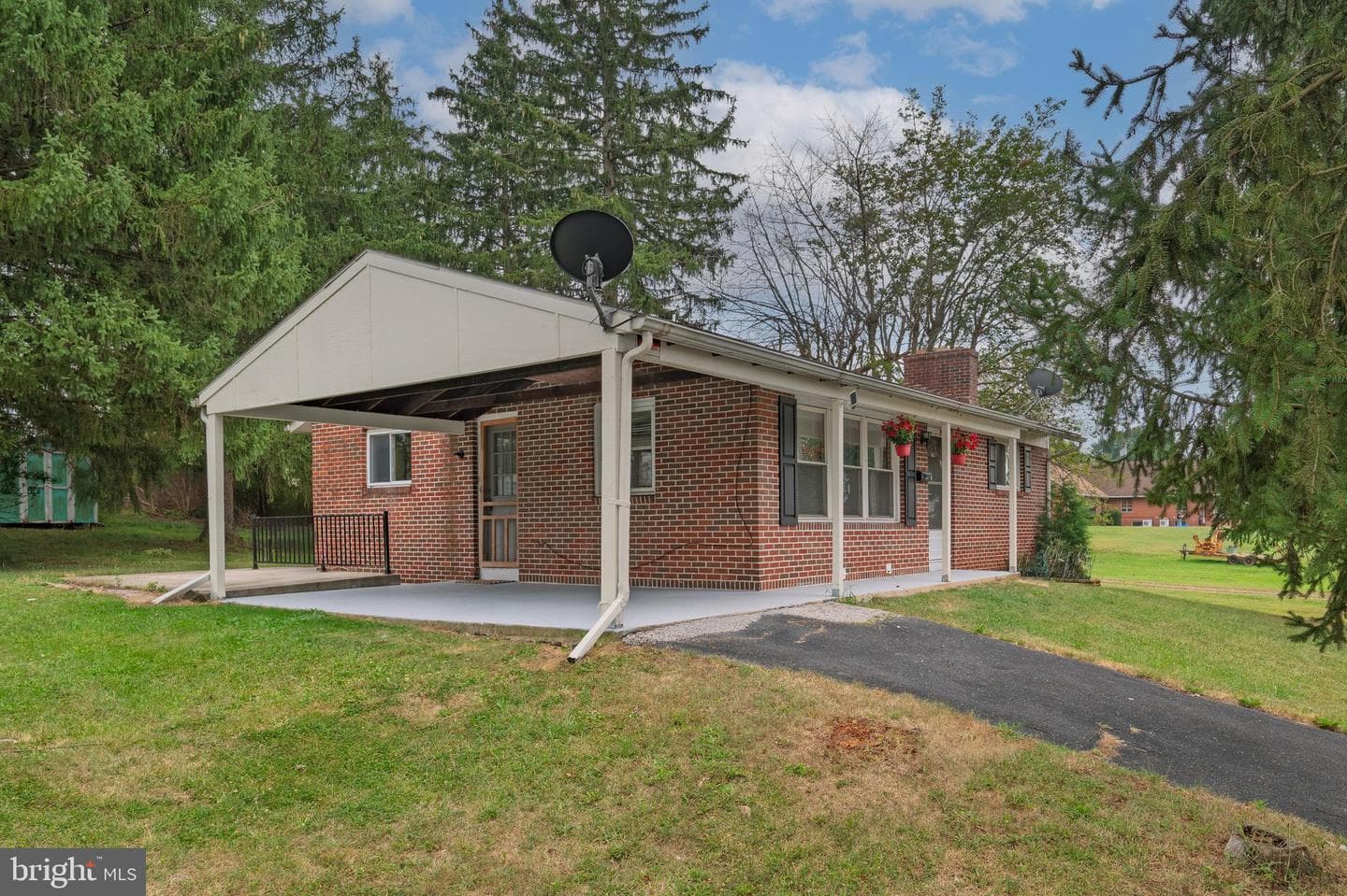 503 N High Street photo 1