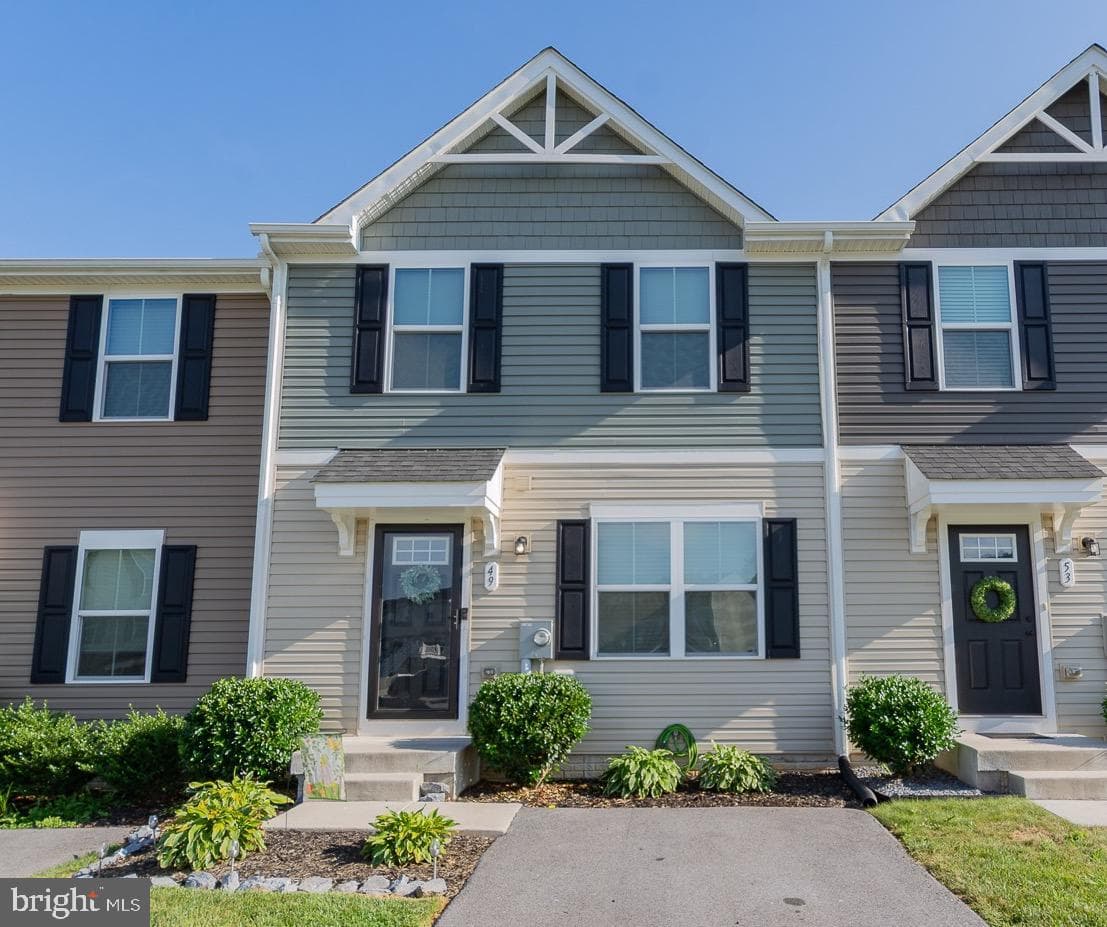 49 Sebago Place photo 1