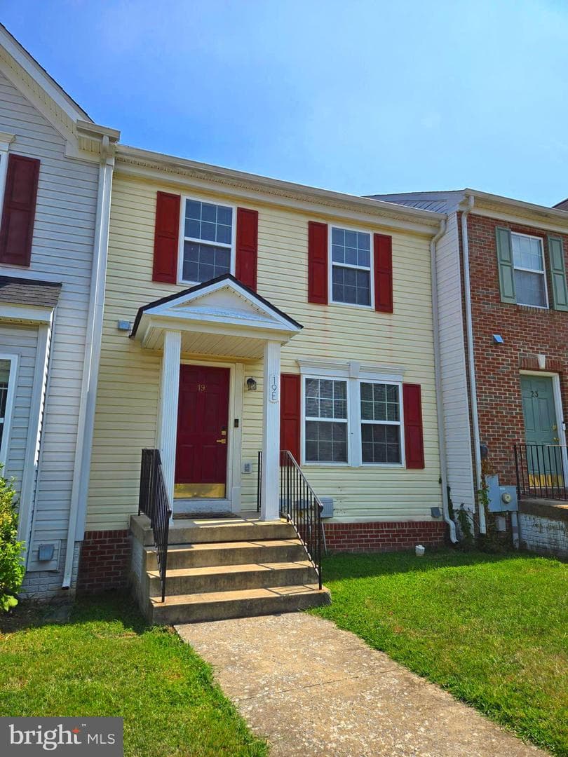 19 Litchfield Lane E photo 1