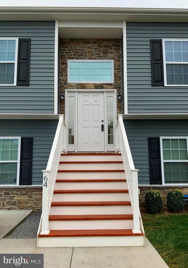 64 Bunting Avenue photo 1