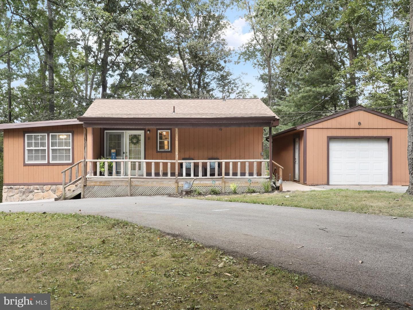 82 Sassafras Lane photo 1
