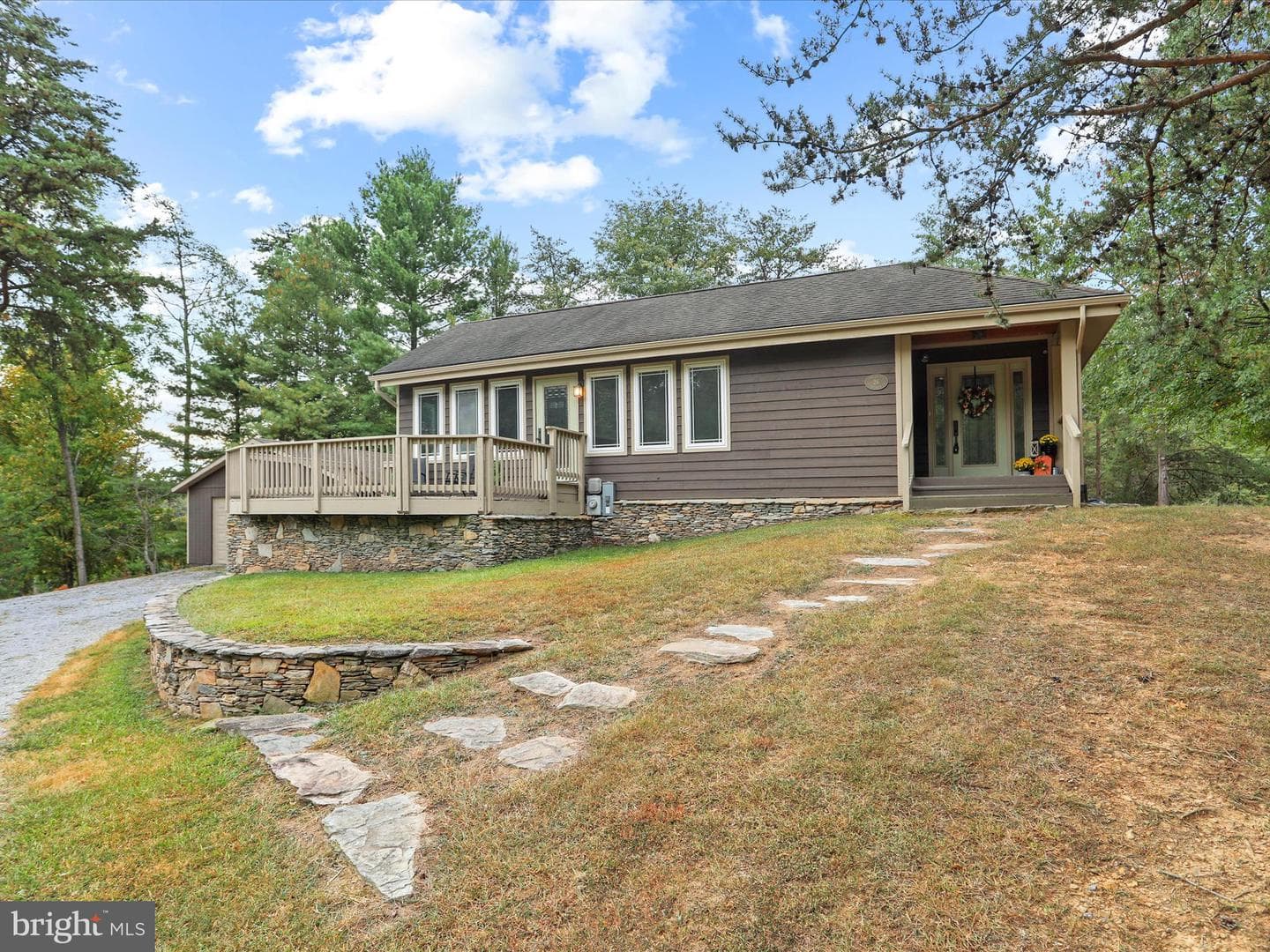 26 Pathfinder Lane photo 1