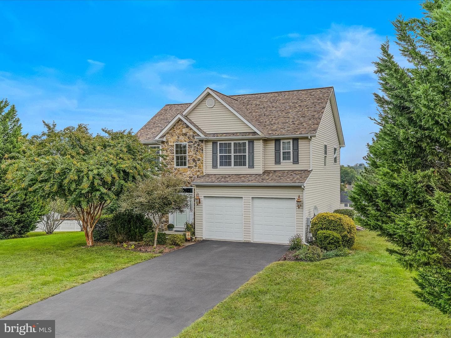 554 Braeburn Drive photo 1