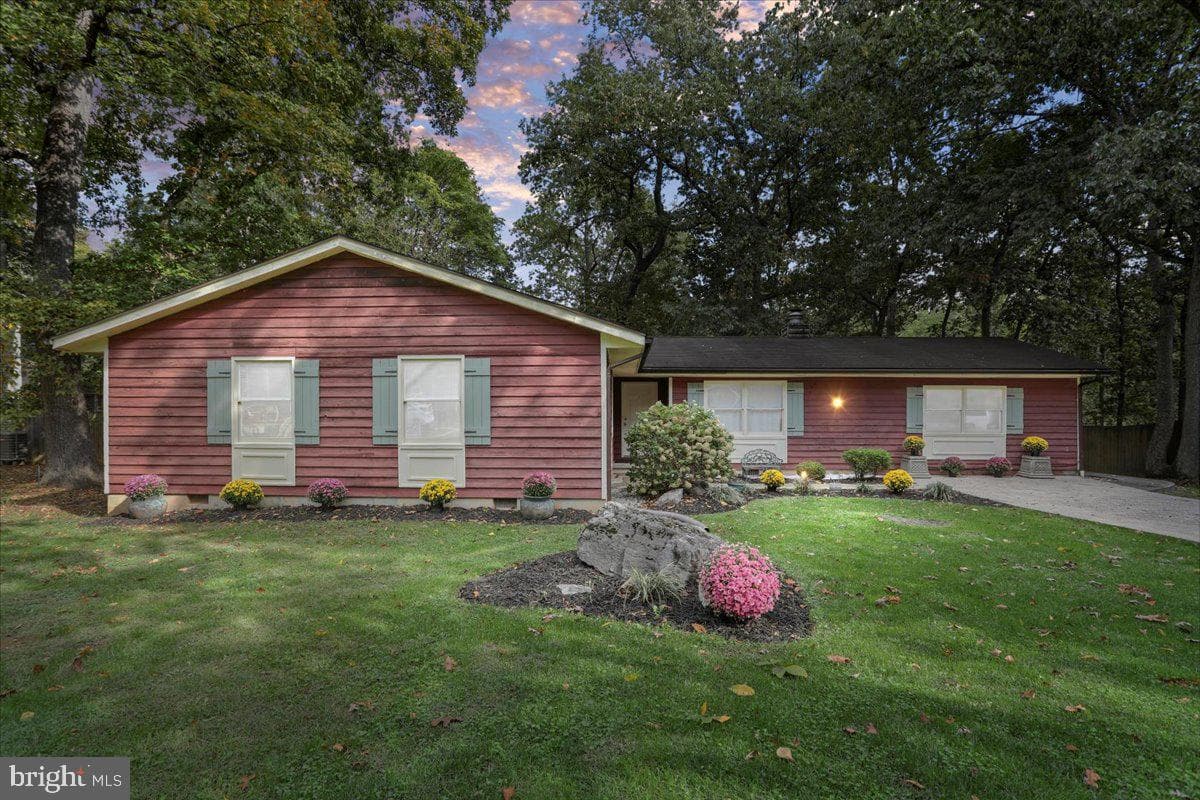 402 Tanbridge Drive photo 1