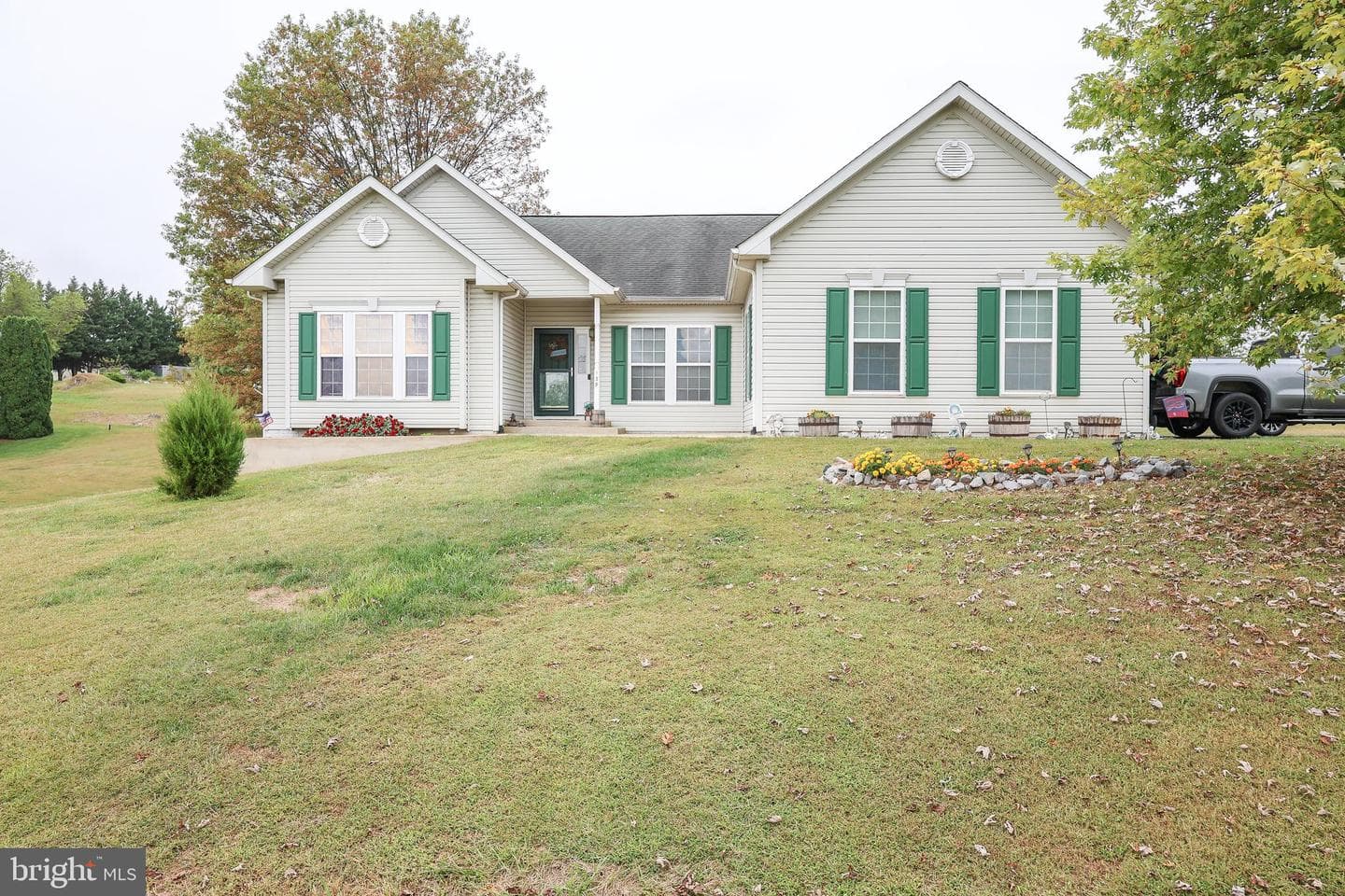 139 Pinnacle Drive photo 1