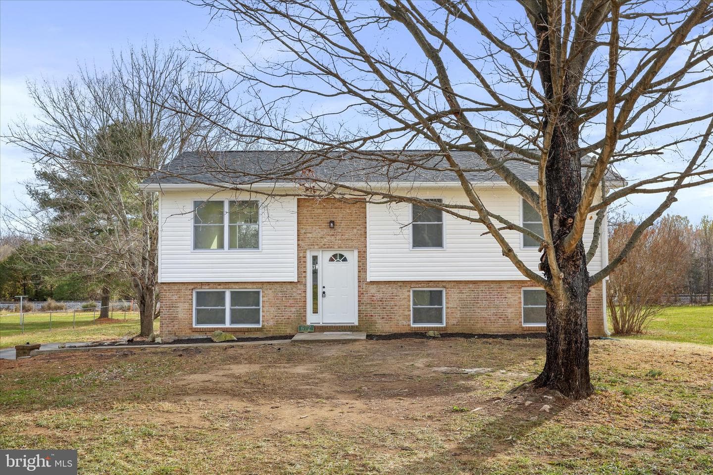 672 Montmorency Drive photo 1