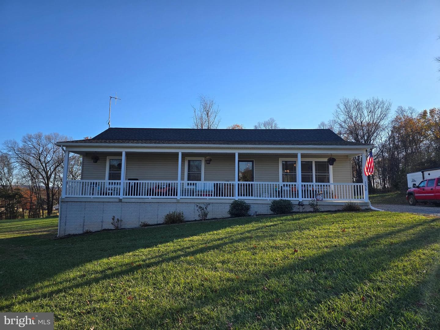 135 Hershel Lane photo 1