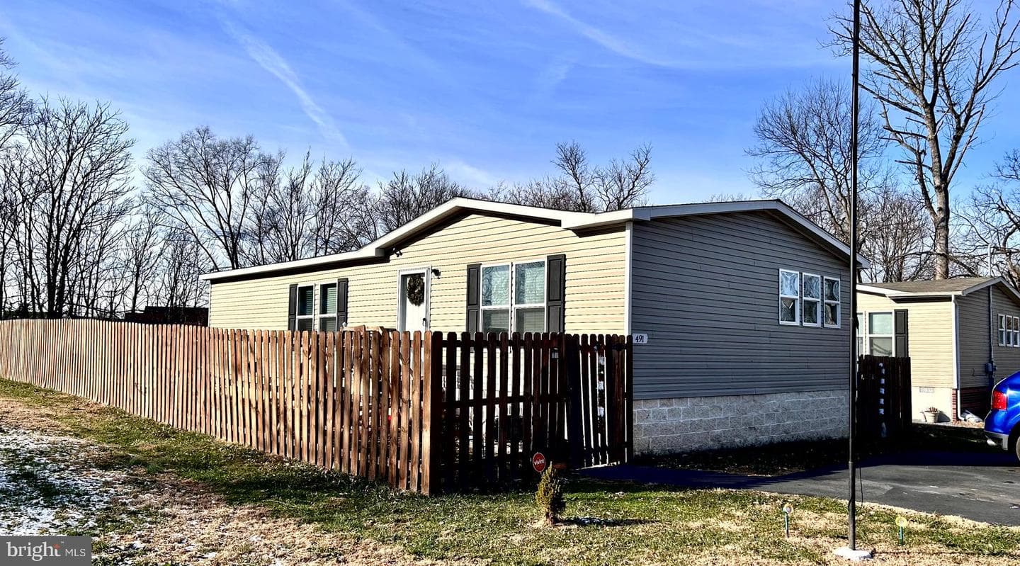 491 Trimble Avenue photo 1