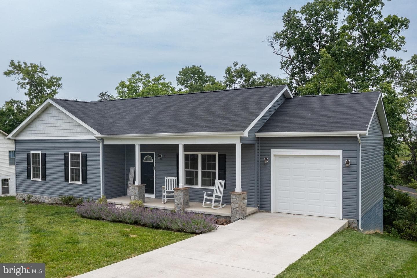 33 Sinker Drive photo 1