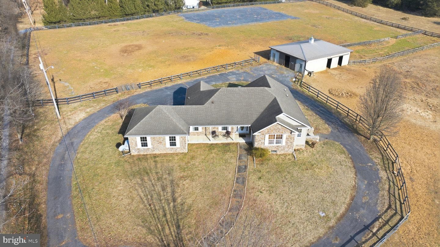 429 Azure Drive photo 1