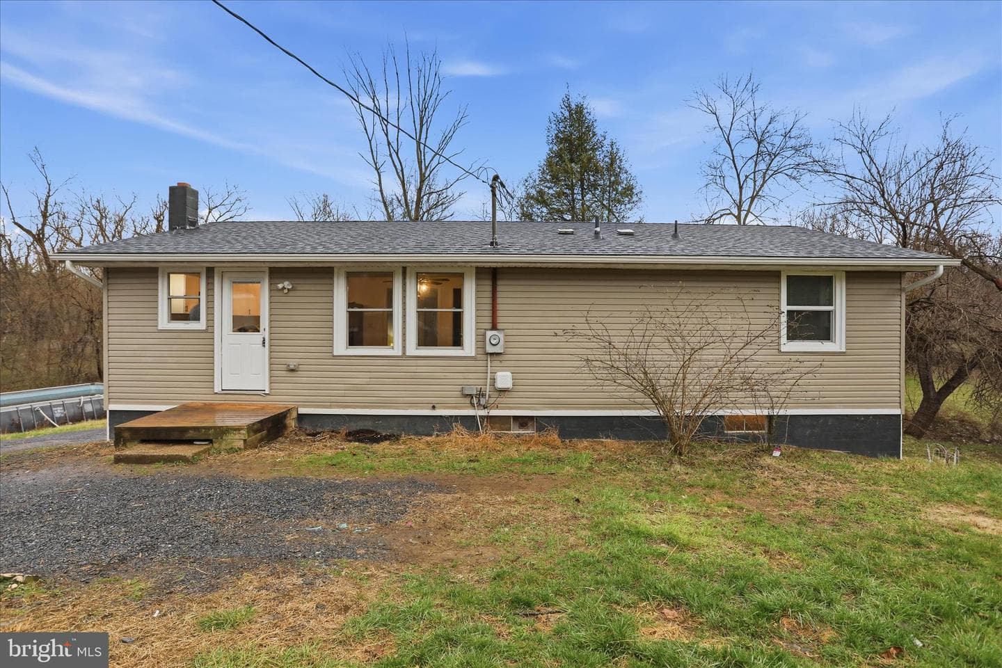 2883 Williamsport Pike photo 1