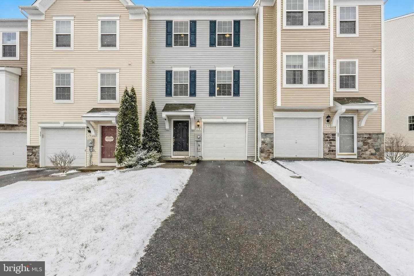 33 Antigua Drive photo 1