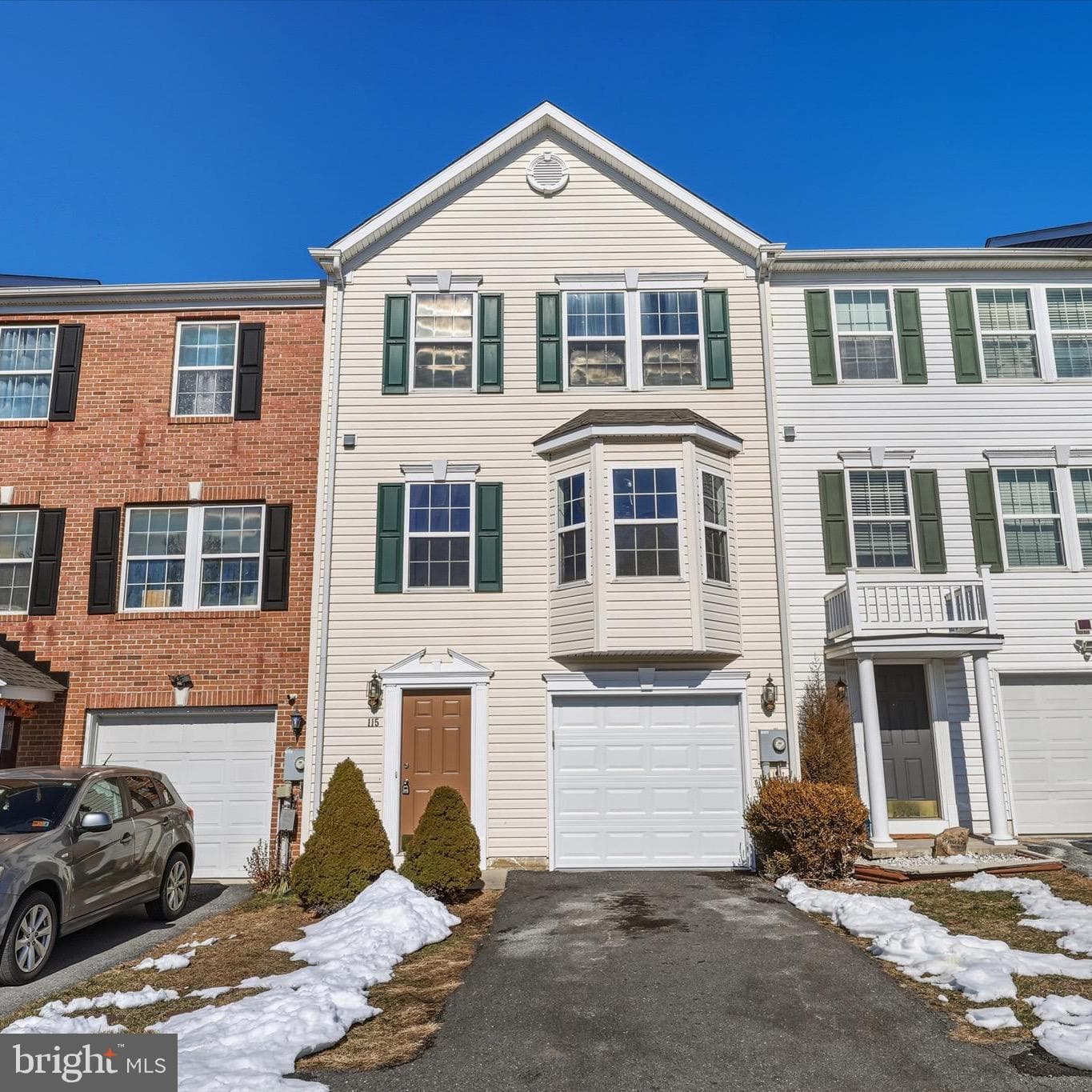 115 Veronica Drive photo 1