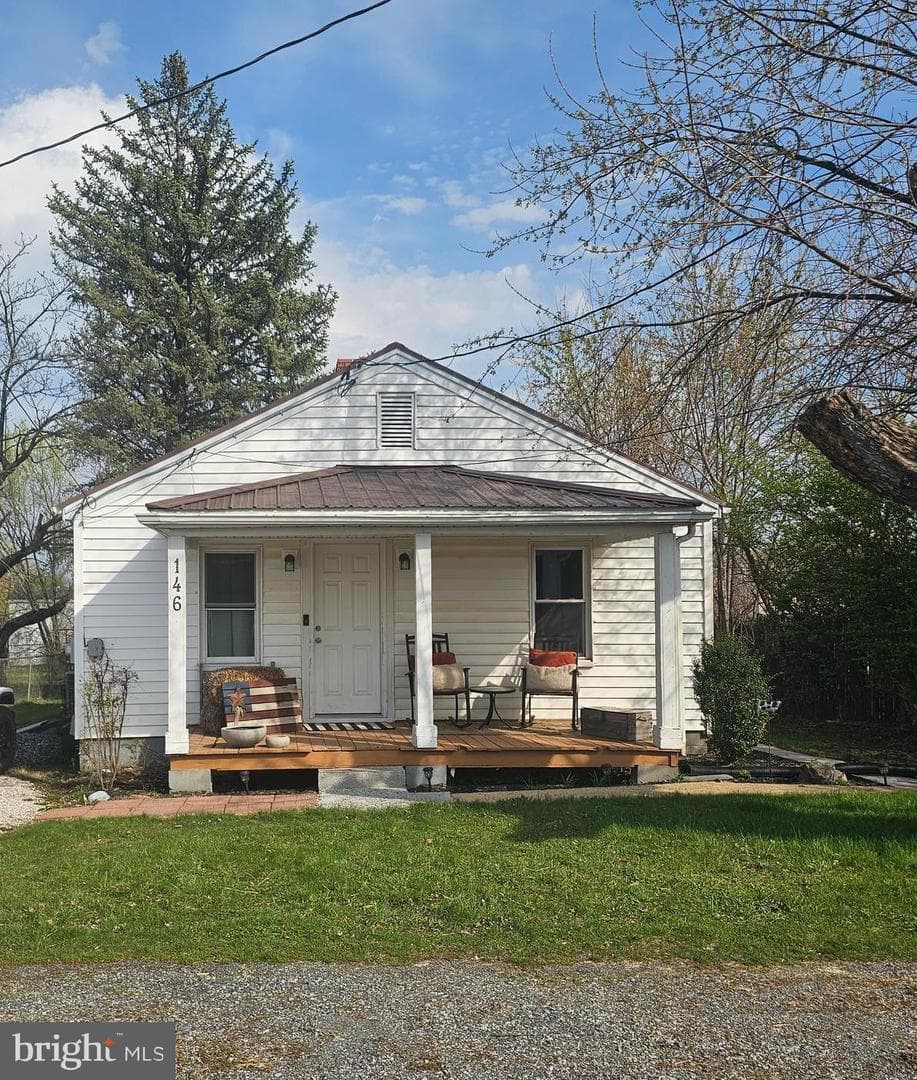 146 State Circle photo 1