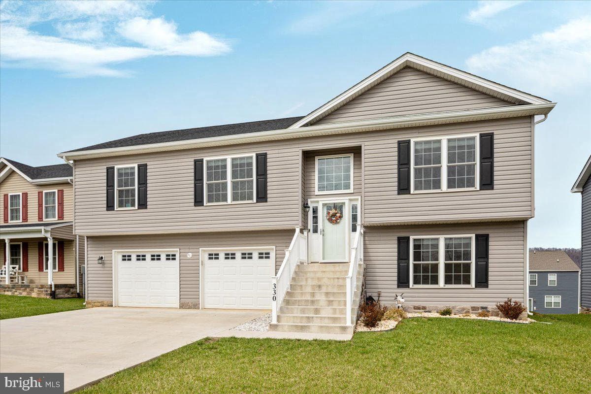 330 Pochards Court photo 1