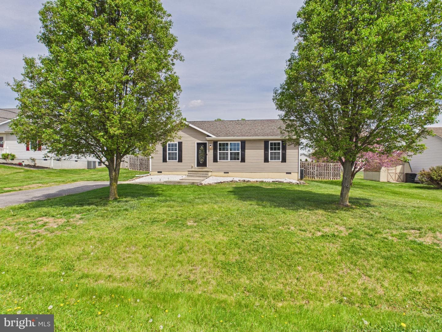 218 Larry Way
