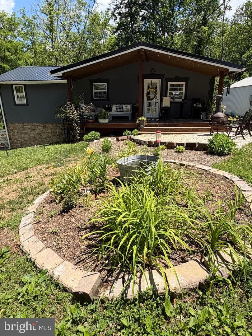 204 Raccoon Lane