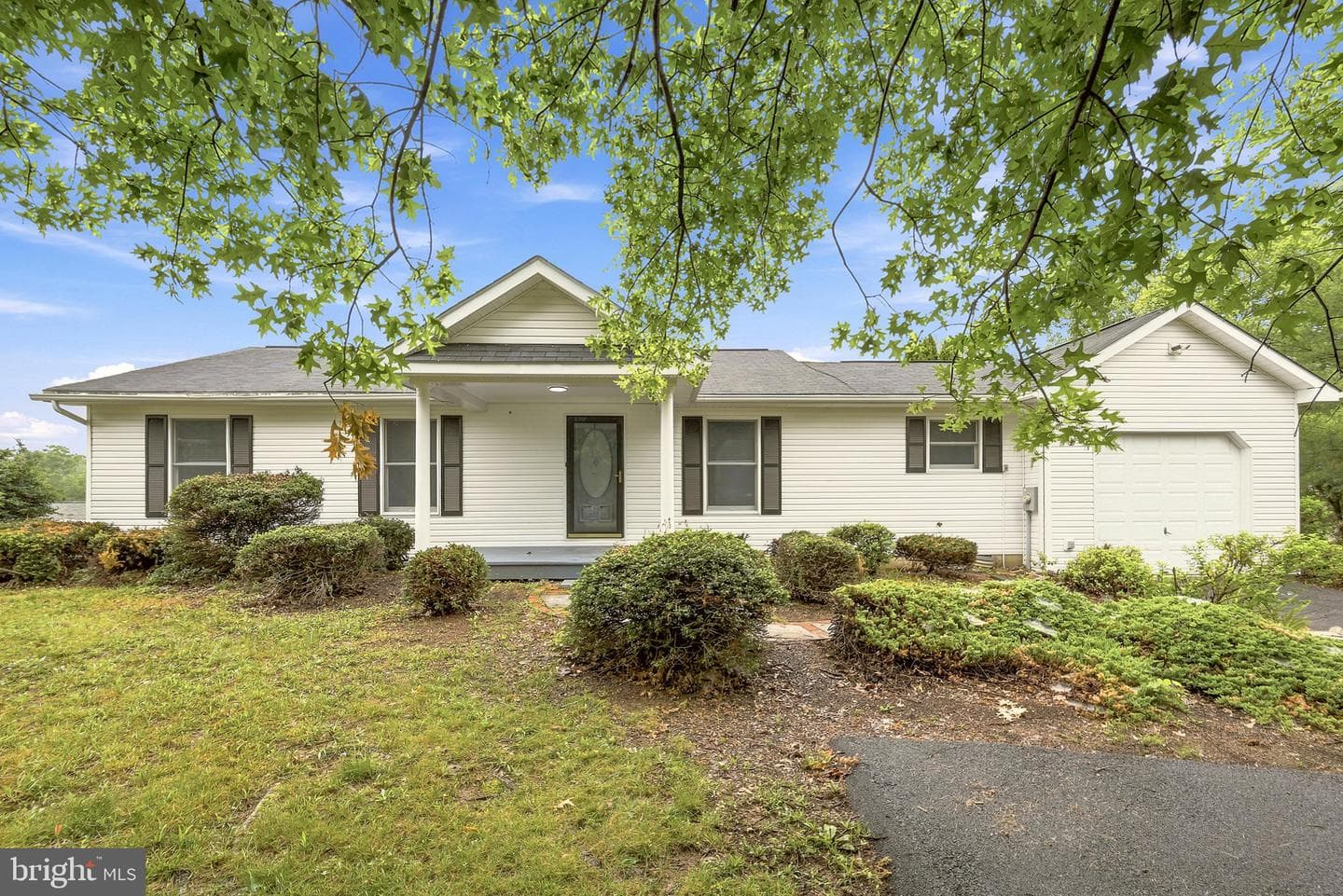 65 Live Oak Court, Martinsburg