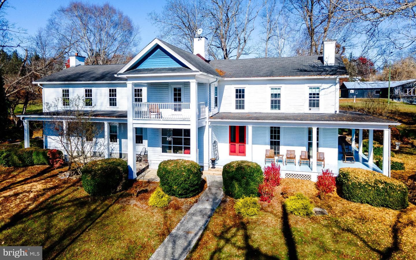 352 Hemlock Avenue E photo 1