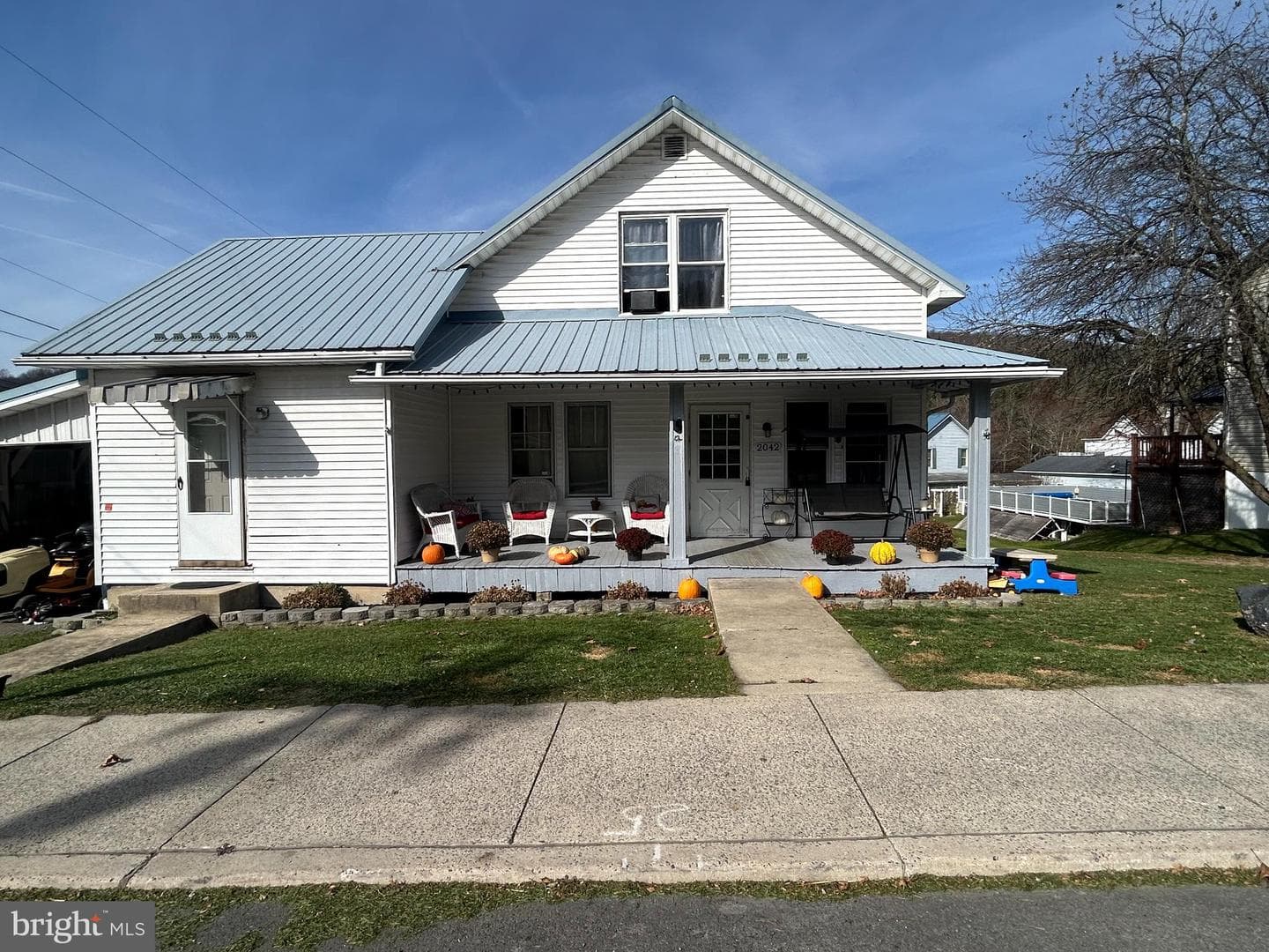 2042 Front Street photo 1