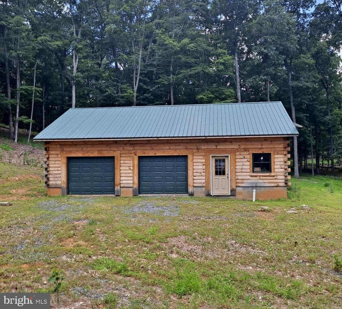1079 Little Mountain photo 1