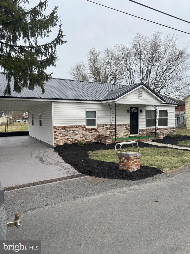 226 Chipley Lane photo 1