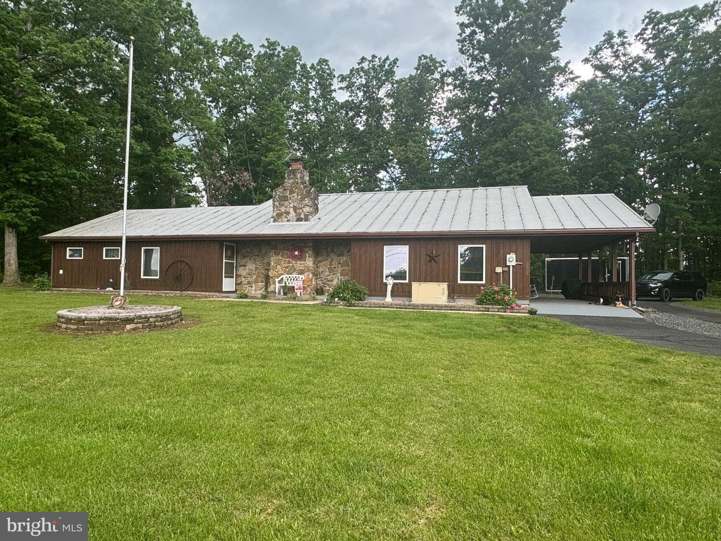 606 Markwood Road photo 1