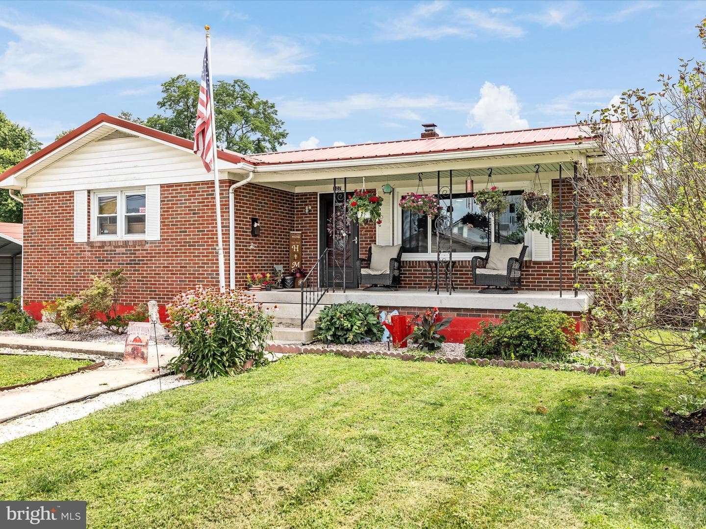 207 Clements Street photo 1
