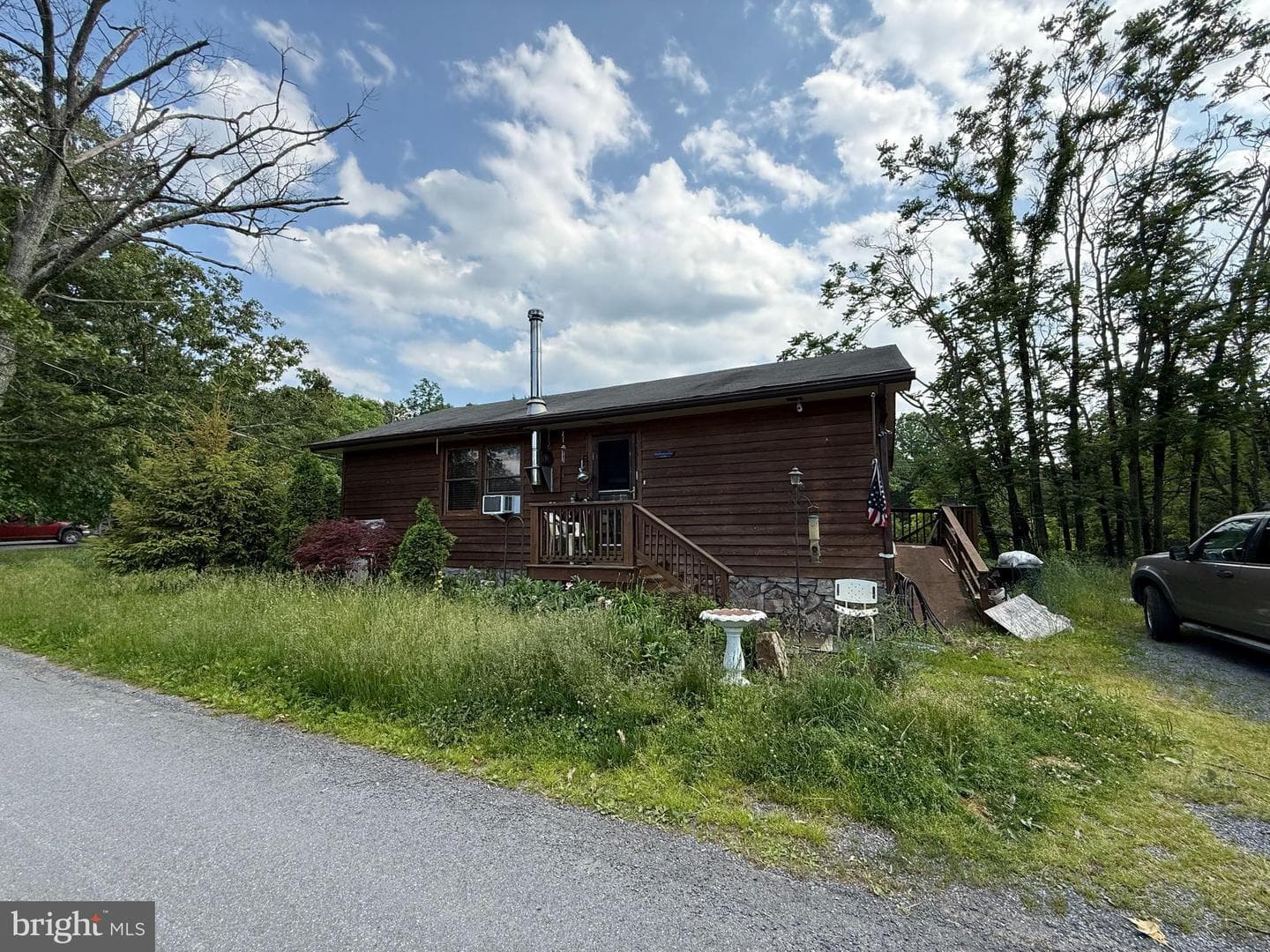 2098 Falls Road photo 1