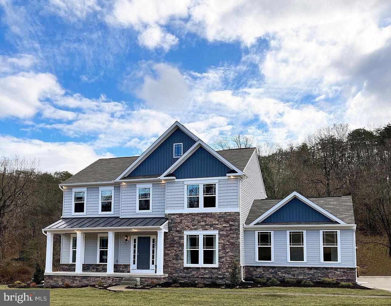 16497 Northwestern Pike