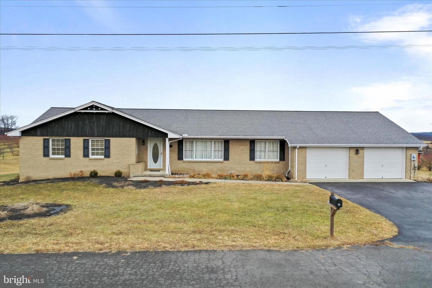 82 Velvet Drive photo 1