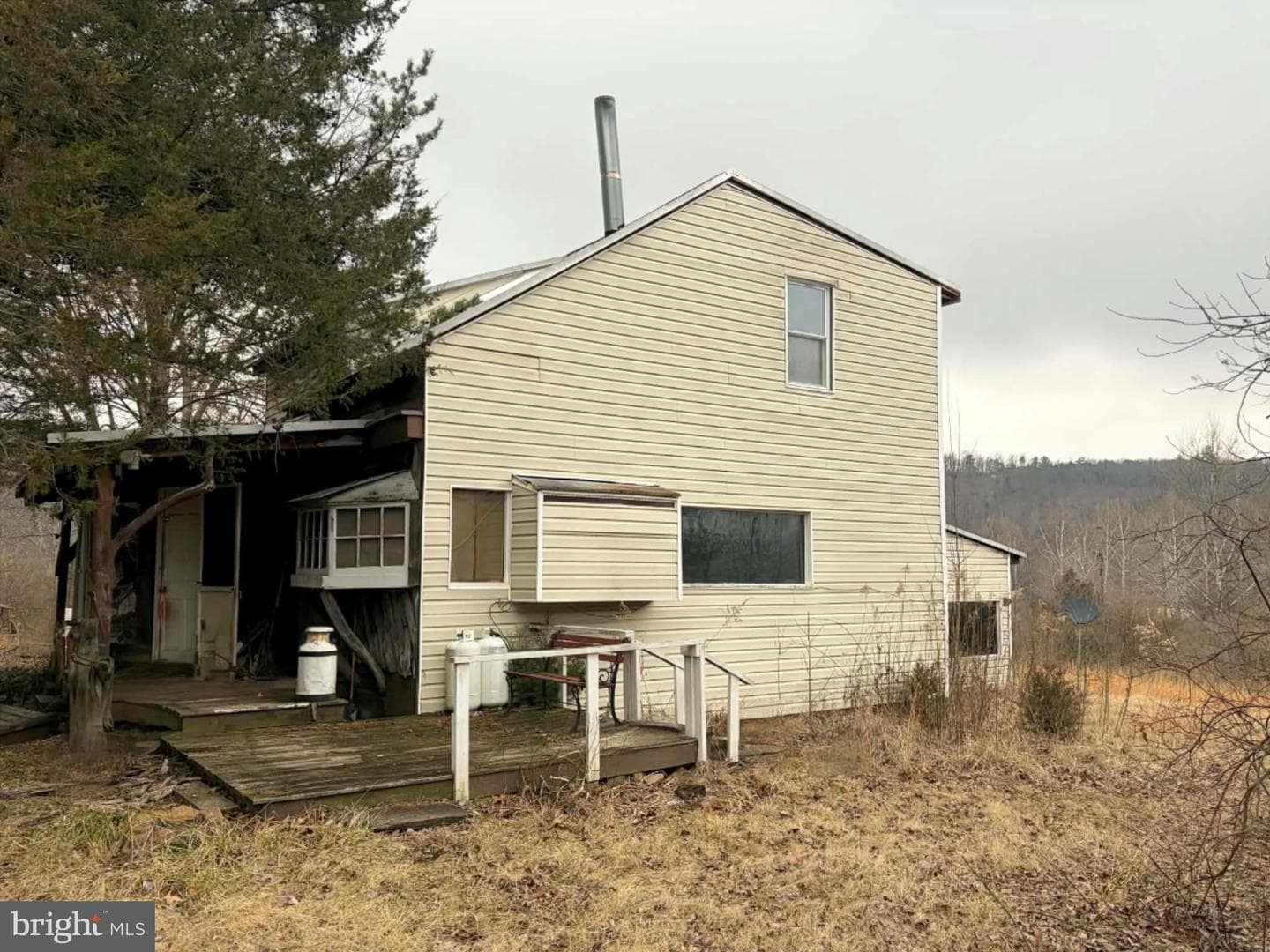 986 Rushing River Road photo 1