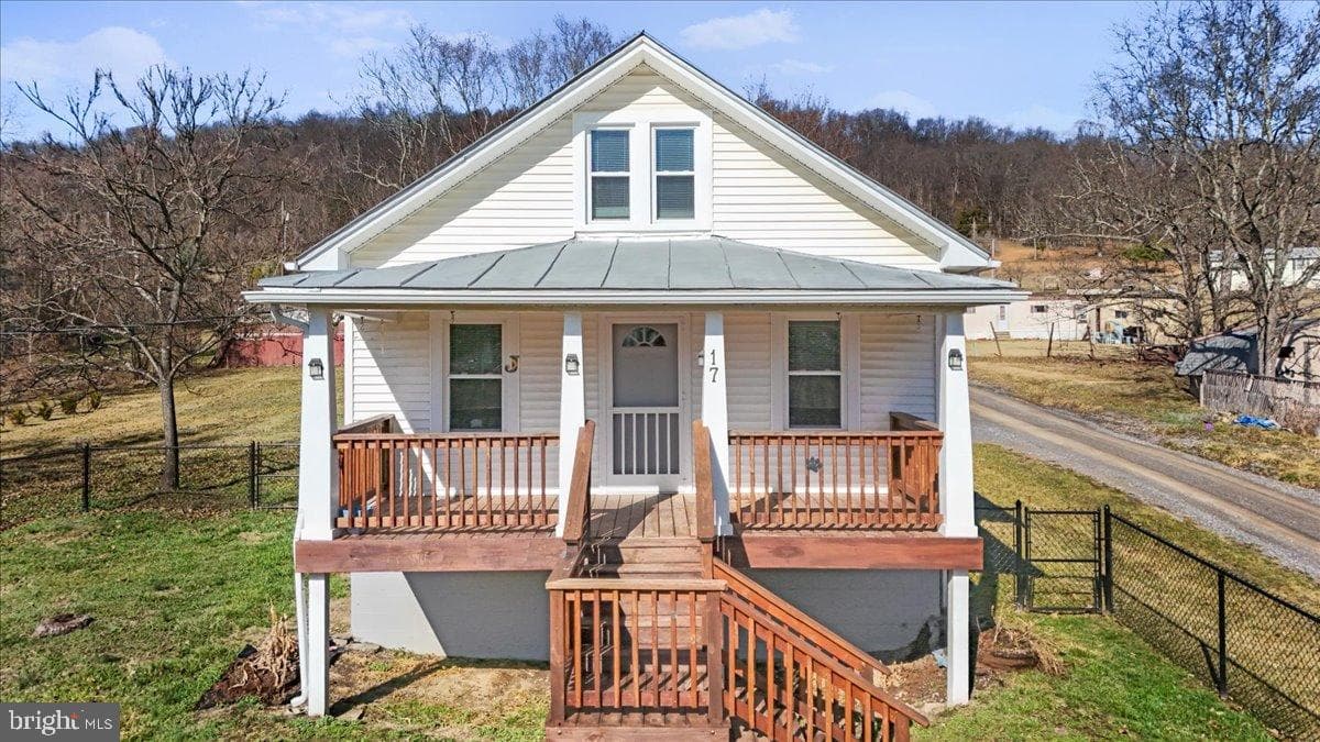 17 Turkey Hill Road