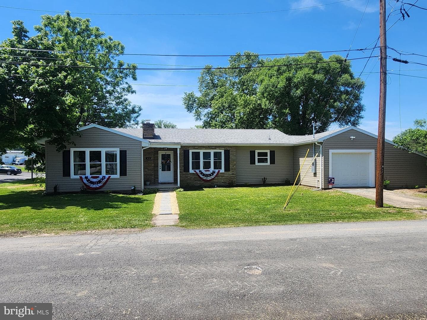412 Everett Place