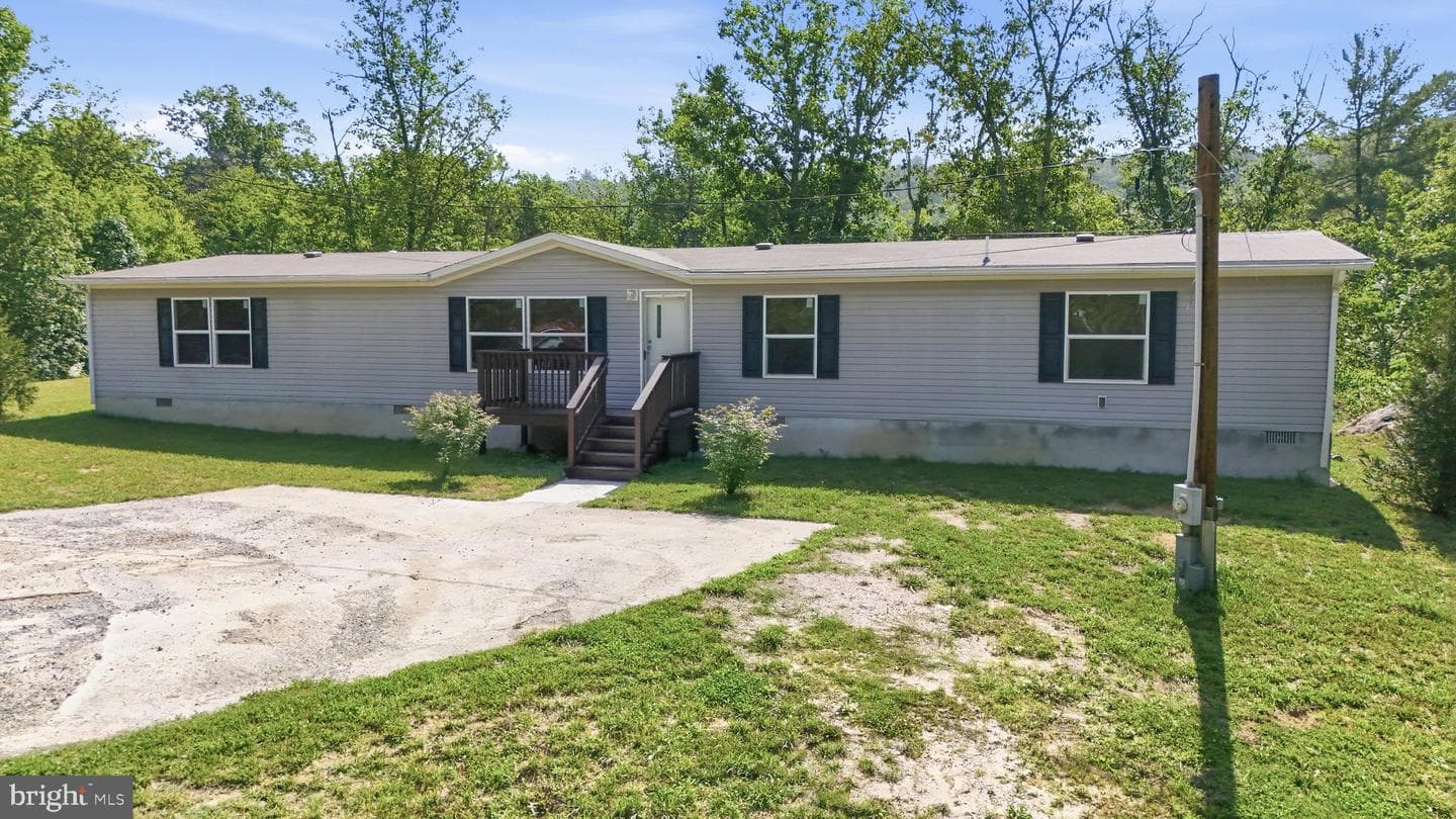 1355 Sandy Hollow Road, Bloomery