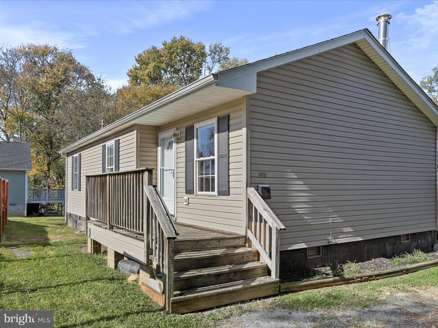 303 Hessey Street photo 1