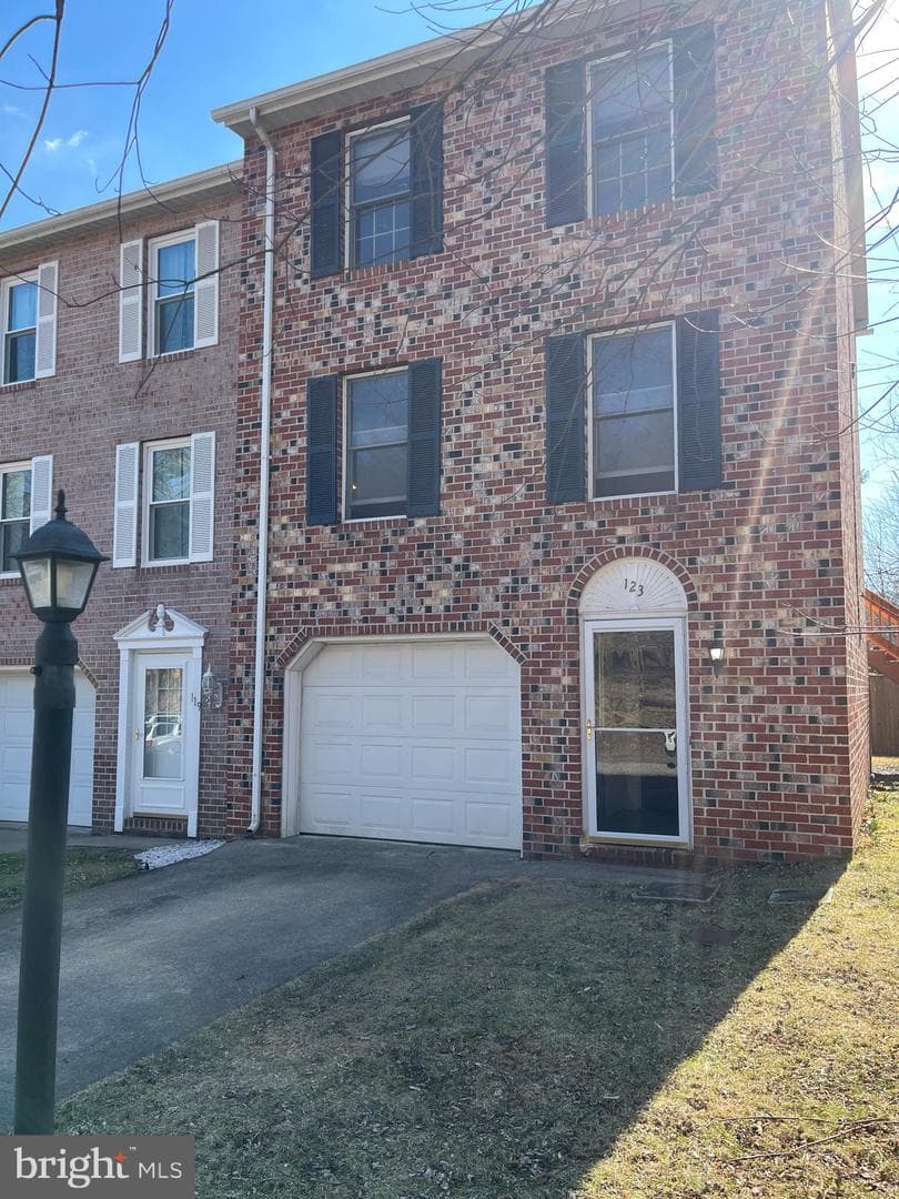 123 Mudfort Drive photo 1