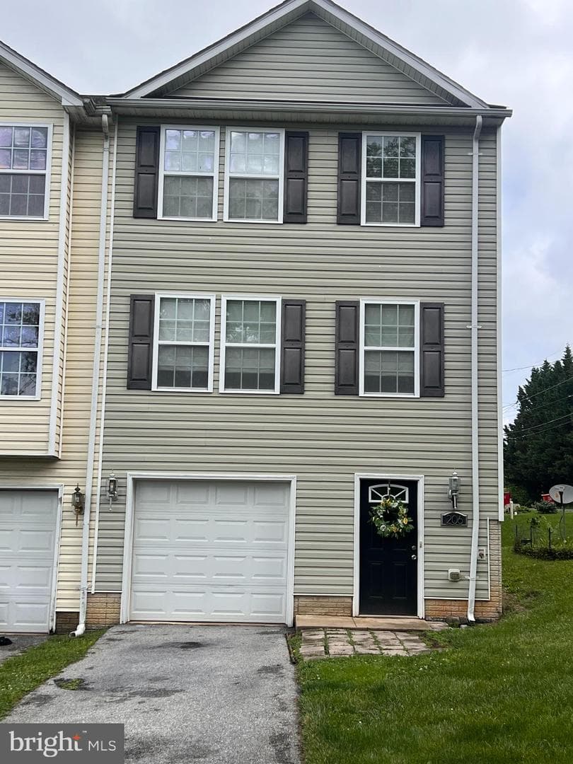 206 Ann Street photo 1