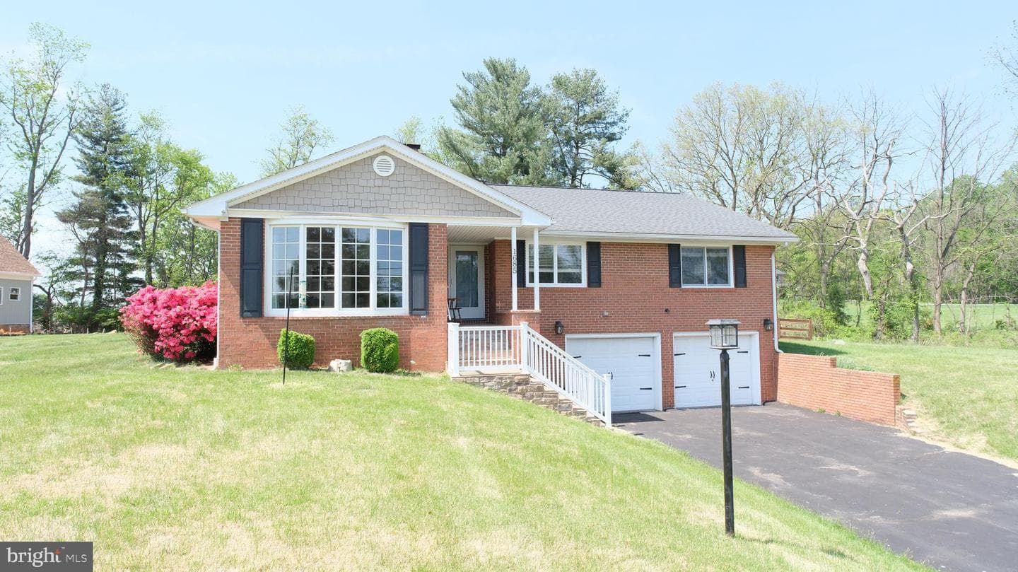 1685 Tuscawilla Drive photo 1