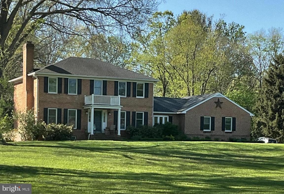 1075 Willowdale Drive photo 1
