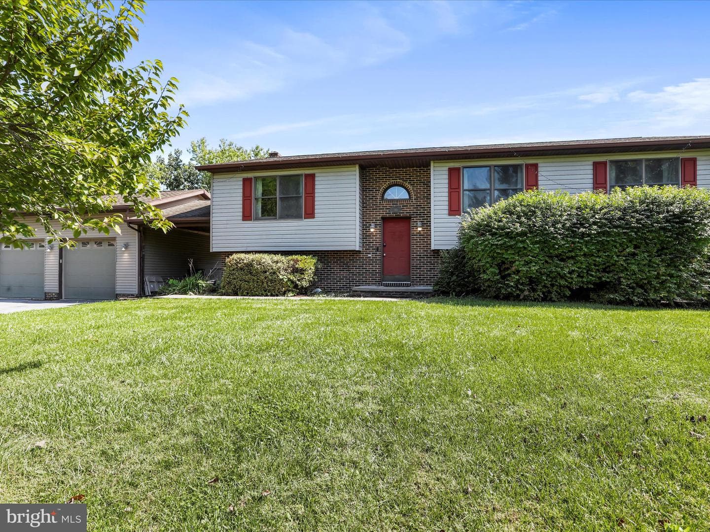 315 Redwood Court photo 1