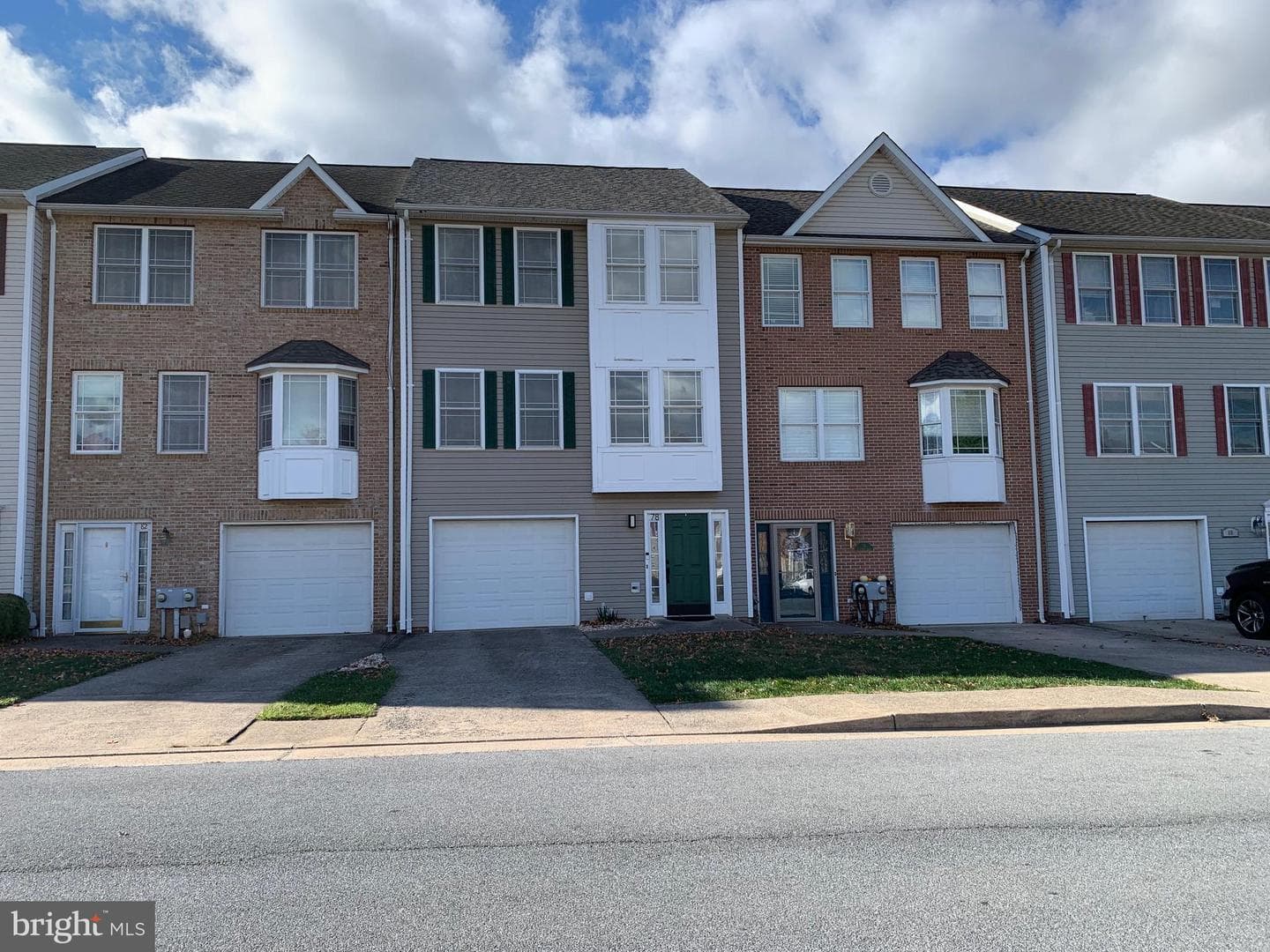 78 Baltusrol Drive photo 1