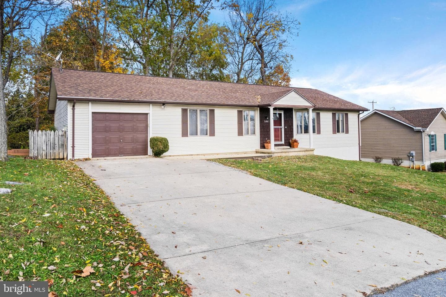 546 Fenway Drive photo 1