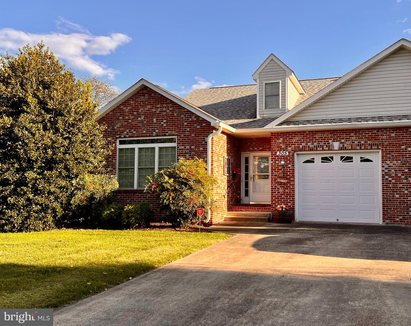 305 Brookline Drive photo 1