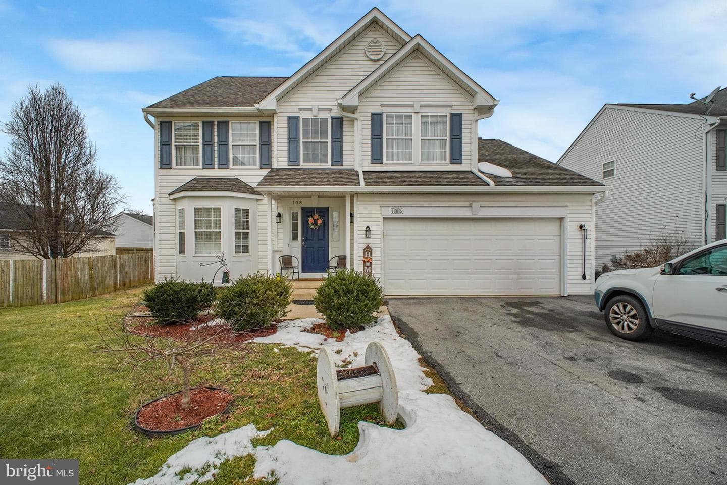 108 Estate Lane photo 1