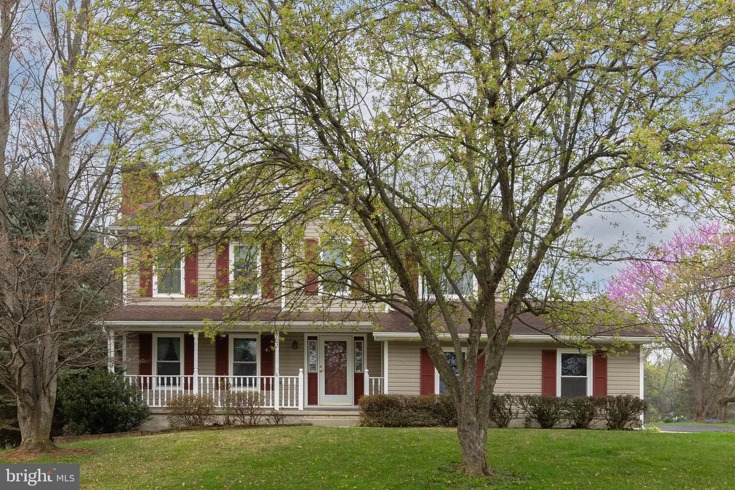 124 Deerfield Drive photo 1