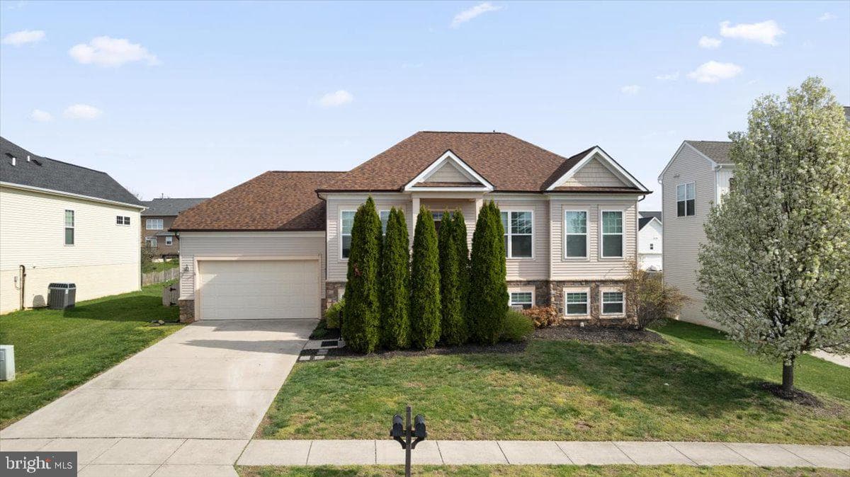 91 Burberry Lane photo 1