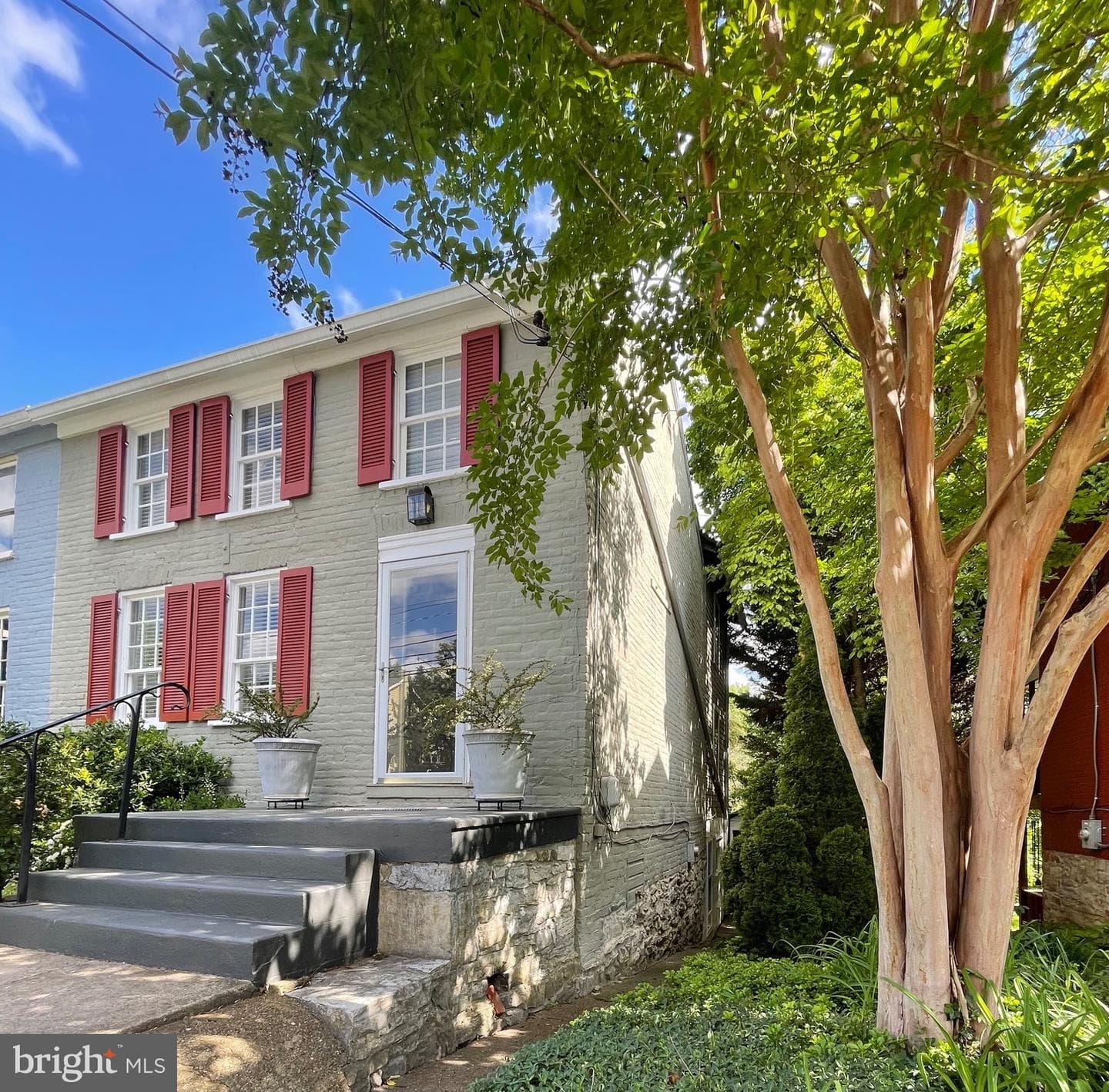 205 W High Street