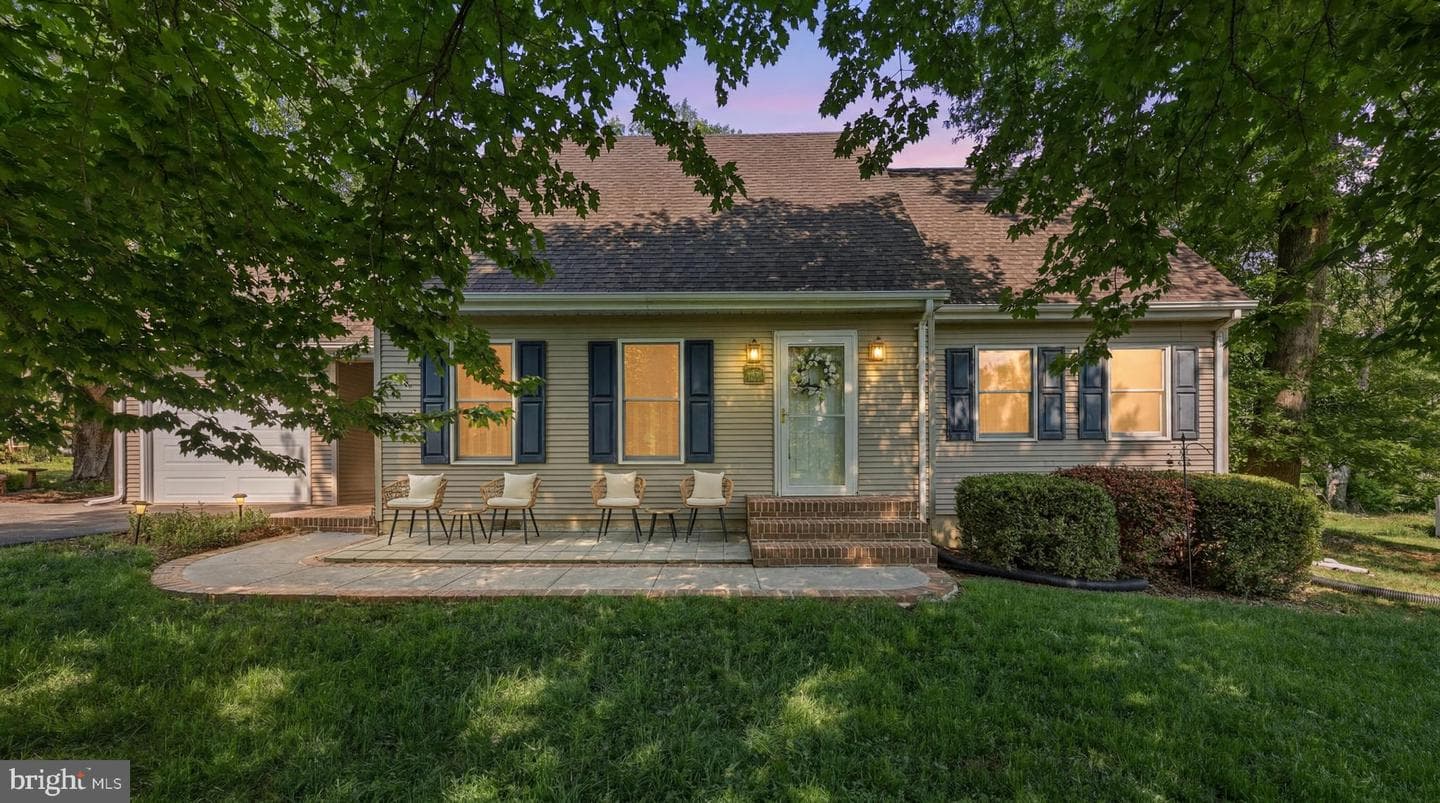 112 Valley Court photo 1
