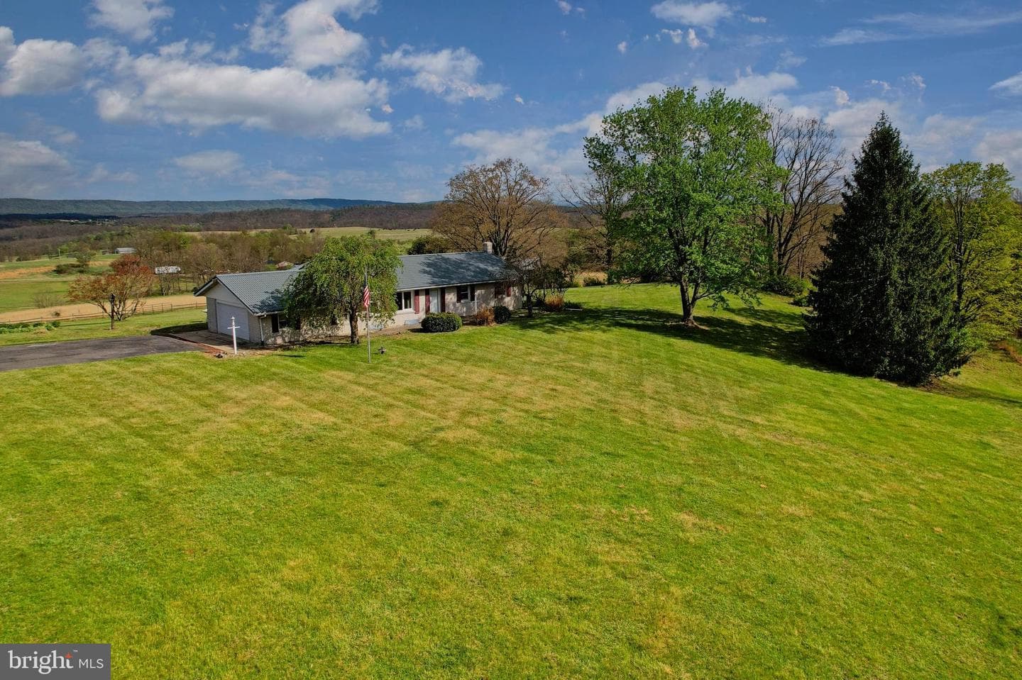 7977 Knobley Road photo 1